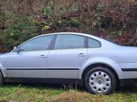 Gebraucht VW Passat 115 PS (84 kW) 2002 Grau Limousine