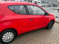Gebraucht Hyundai i20 77 PS (56 kW) 2010 Rot Kleinwagen