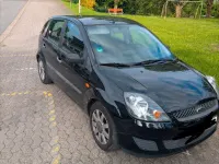 Używany Ford Fiesta Fun X 69 KM (50 kW) 2007 Czarny Hatchback