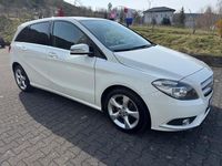 Gebraucht Mercedes B180 122 PS (89 kW) 2012 Weiß Van / Kleinbus
