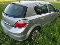 Gebraucht Opel Astra 105 PS (77 kW) 2005 Silber Limousine