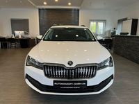 Gebraucht Skoda Superb 150 PS (110 kW) 2021 Weiß Kombi