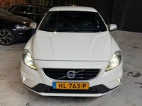 Gebraucht Volvo V40 R-Design 120 PS (88 kW) 2015 Weiß Limousine