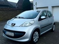 Gebraucht Peugeot 107 86 PS (63 kW) 2005 Silber Kleinwagen