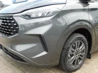 Neu Ford Tourneo Titanium 170 PS (125 kW) 2026 Grau Van / Kleinbus