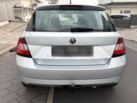 Gebraucht Skoda Fabia 60 PS (44 kW) 2018 Silber Limousine