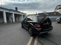 Gebraucht Mercedes ML320 211 PS (155 kW) 2008 Braun SUV