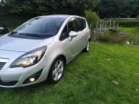 Gebraucht Opel Meriva Innovation 101 PS (74 kW) 2011 Silber Van / Kleinbus