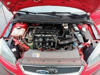 Gebraucht Ford Focus Sport 116 PS (85 kW) 2005 Rot Limousine