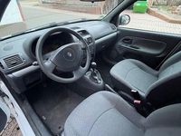 Gebraucht Renault Clio II Authentique 58 PS (42 kW) 2010 Weiß Limousine