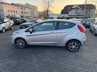 Gebraucht Ford Fiesta Ambiente 60 PS (44 kW) 2009 Silber Kleinwagen