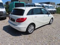 Gebraucht Mercedes B180 122 PS (89 kW) 2012 Weiß Van / Kleinbus