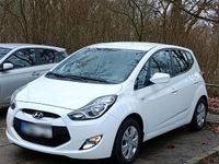 Gebraucht Hyundai ix20 90 PS (66 kW) 2015 Weiß Kleinwagen