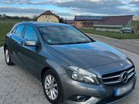 Gebraucht Mercedes A180 122 PS (89 kW) 2013 Silber Kleinwagen