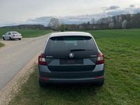 Gebraucht Skoda Rapid Style 110 PS (80 kW) 2017 Grau Kleinwagen