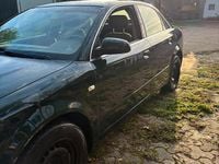 Second-hand Audi A4 136 CP (100 kW) 2004 Verde Berlinǎ