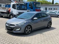 Gebraucht Hyundai i30 Style 110 PS (80 kW) 2012 Grau Limousine