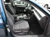 Gebraucht VW Passat Business 190 PS (139 kW) 2023 Blau Kombi