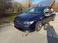 Gebraucht VW Golf VIII R-line 131 PS (96 kW) 2020 Atlantic blue metallic Kleinwagen