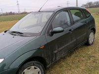 Second-hand Ford Focus 90 CP (66 kW) 2004 Verde Berlinǎ