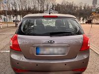 Gebraucht Kia Ceed 109 PS (80 kW) 2010 Braun Kleinwagen