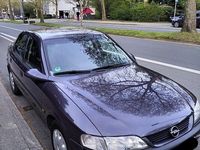 Brugt Opel Vectra 101 HK (74 kW) 1996 Blå Sedan