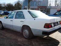 Gebraucht Mercedes E230 132 PS (97 kW) 1992 Weiß Limousine