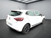 Gebraucht Renault Clio V 90 PS (66 kW) 2022 Weiss Limousine