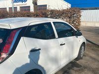 Gebraucht Toyota Aygo 69 PS (50 kW) 2016 Weiß Kleinwagen