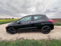 Second-hand Peugeot 308 Platinum 174 CP (127 kW) 2008 Negru Hatchback