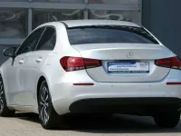 Gebraucht Mercedes A180 Style 116 PS (85 kW) 2020 Iridiumsilber metallic Limousine