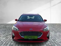 Używany Ford Focus Cool & Connect 125 KM (91 kW) 2021 Czerwony Kombi