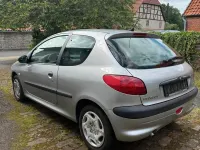 Gebraucht Peugeot 206 60 PS (44 kW) 2001 Grau Kleinwagen