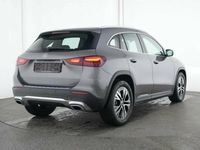 Gebraucht Mercedes GLA180 136 PS (100 kW) 2024 Lack mountaingrau (metallic) SUV