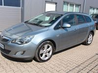 Usata Opel Astra Design Edition 95 CV (69 kW) 2011 Argento Station wagon