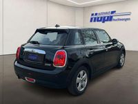 Gebraucht Mini Cooper 136 PS (100 kW) 2016 Midnight black metallic Kleinwagen