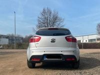 Gebraucht Kia Rio 86 PS (63 kW) 2014 Silber Limousine