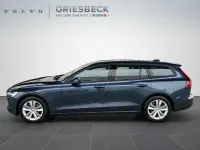 Gebraucht Volvo V60 Momentum 163 PS (119 kW) 2020 Denim blue / metallic Kombi
