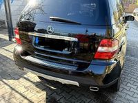 Second-hand Mercedes ML280 190 CP (139 kW) 2007 Negru SUV