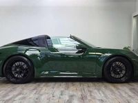Gebraucht Porsche 992 541 PS (397 kW) 2025 Sonderlackierung irishgreen Coupé