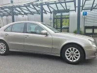 Gebraucht Mercedes E220 Elegance 170 PS (125 kW) 2008 Beige Limousine
