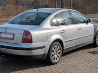 Gebraucht VW Passat 131 PS (96 kW) 2002 Silber Limousine