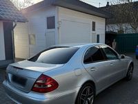 Gebraucht Mercedes E220 150 PS (110 kW) 2003 Silber Limousine