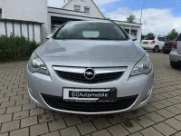 Gebraucht Opel Astra Edition 140 PS (102 kW) 2011 Silber Kombi