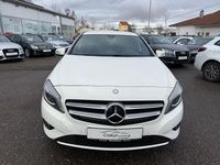 Gebraucht Mercedes A180 122 PS (89 kW) 2013 Weiß Limousine