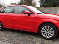 Gebraucht Audi A3 Sportback Attraction 110 PS (80 kW) 2015 Rot Kleinwagen