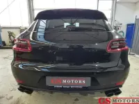 Gebraucht Porsche Macan Turbo Performance Package 441 PS (324 kW) 2017 Tiefschwarzmetallic SUV
