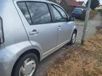 Gebraucht Daihatsu Sirion 91 PS (66 kW) 2007 Silber Kleinwagen