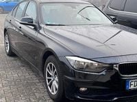 Gebraucht BMW 318 136 PS (100 kW) 2016 Schwarz Limousine