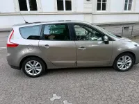 Gebraucht Renault Scénic III 140 PS (102 kW) 2010 Braun Van / Kleinbus
